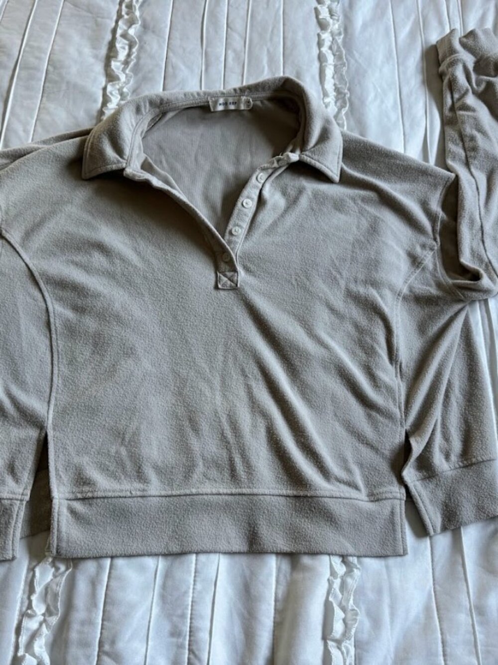 Mod Ref Womans Cream Button Collared Pullover Long Sleeve Top Medium